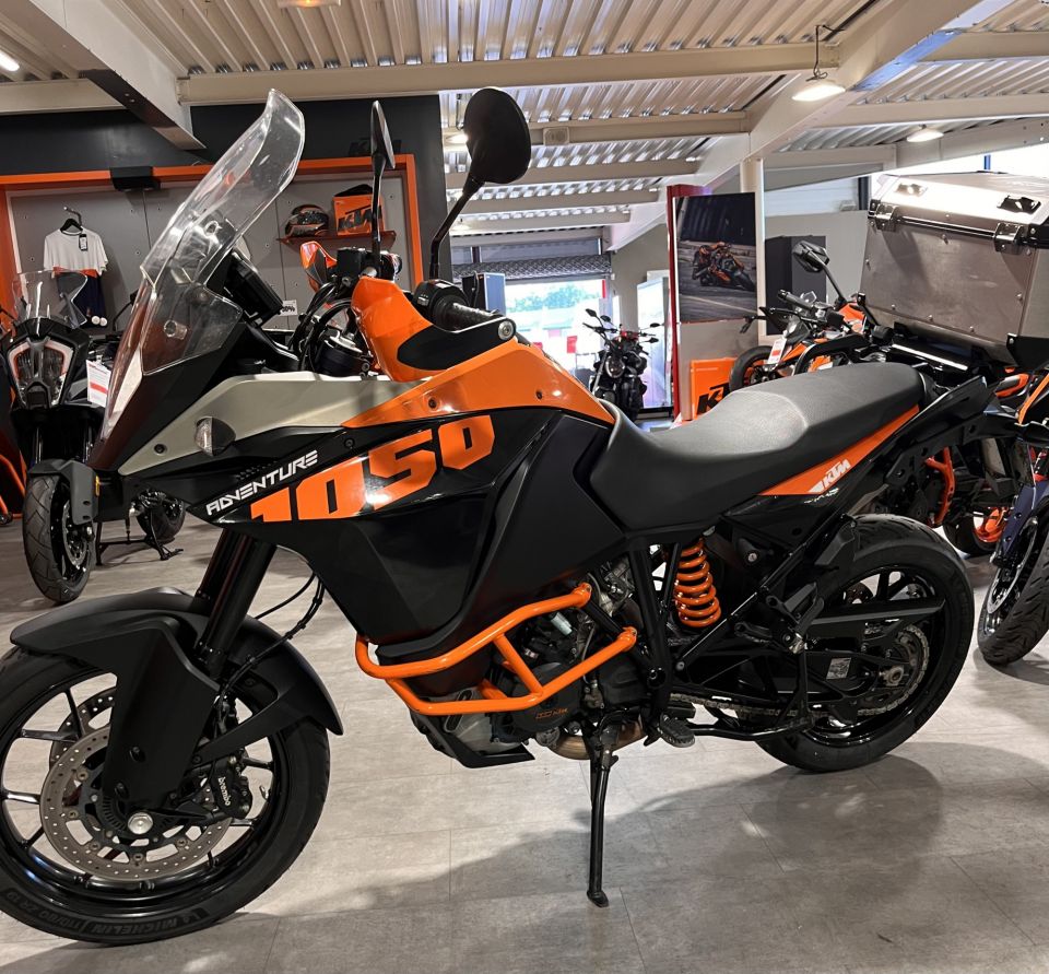 KTM 1050 ADVENTURE 8