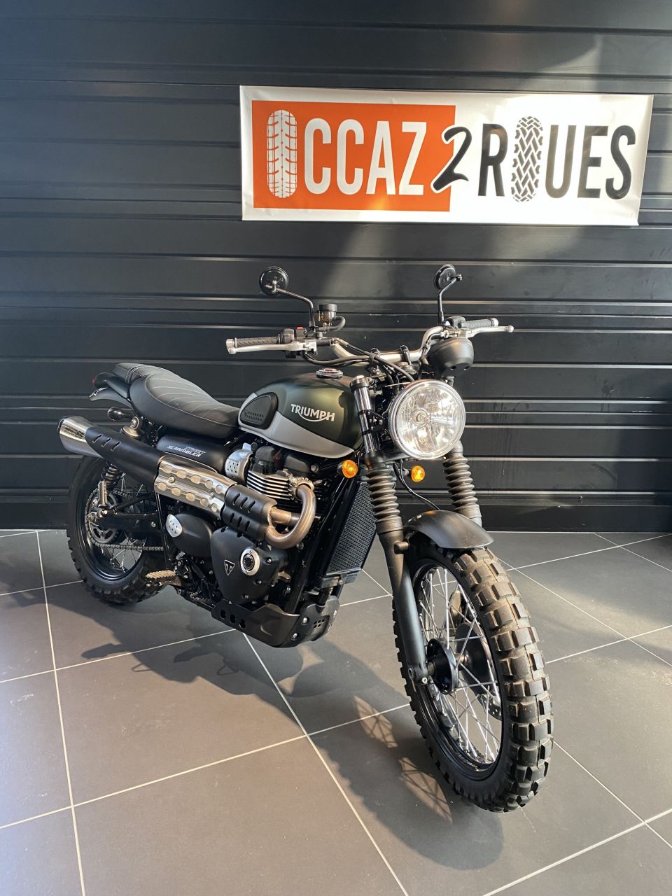TRIUMPH STREET SCRAMBLER  900 0