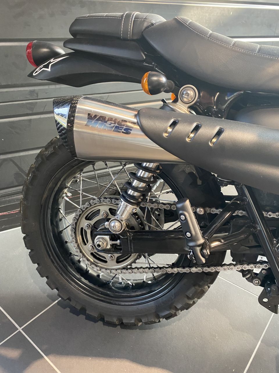 TRIUMPH STREET SCRAMBLER  900 1