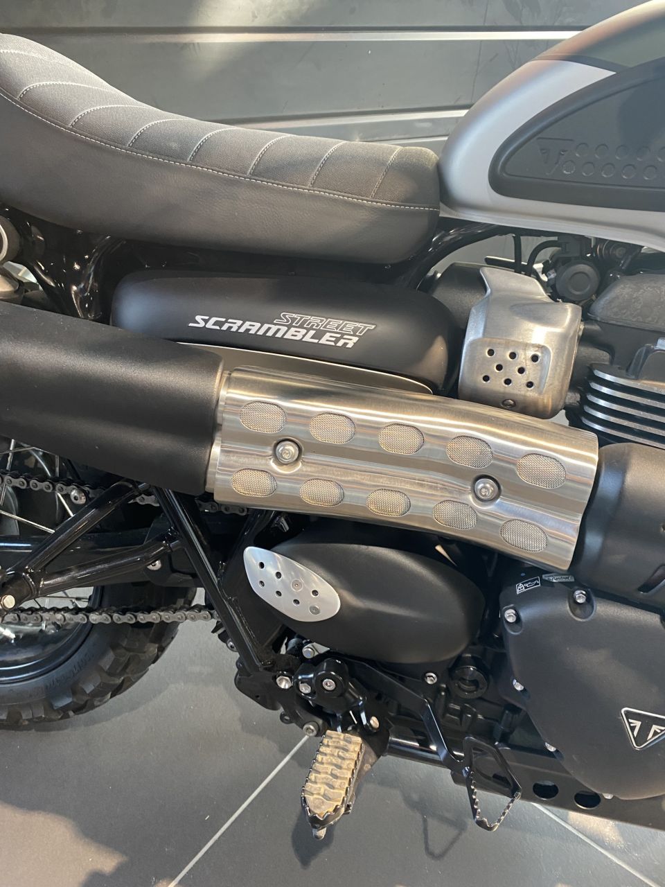 TRIUMPH STREET SCRAMBLER  900 2