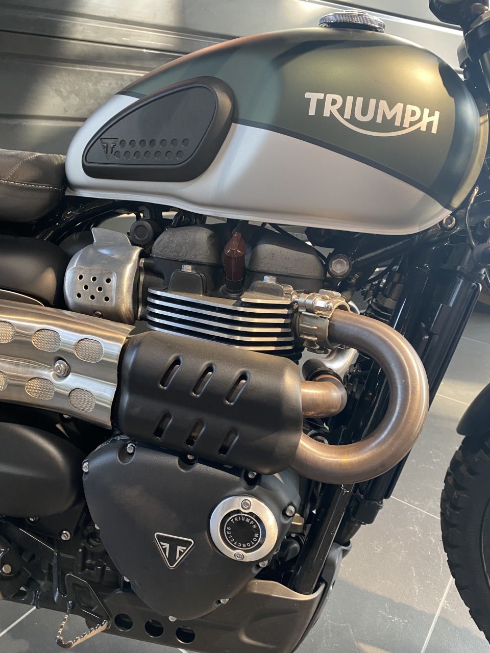 TRIUMPH STREET SCRAMBLER  900 3