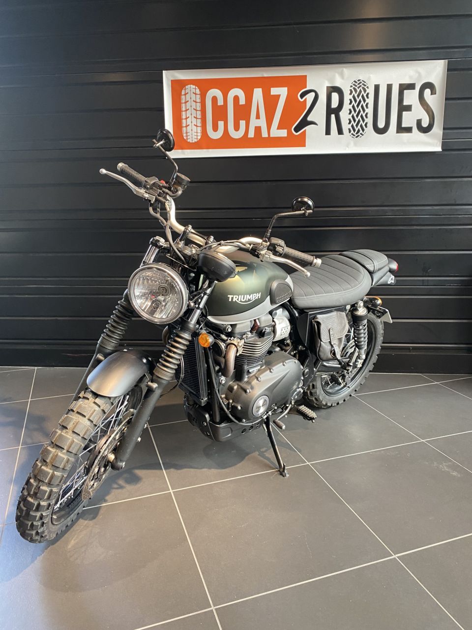 TRIUMPH STREET SCRAMBLER  900 4