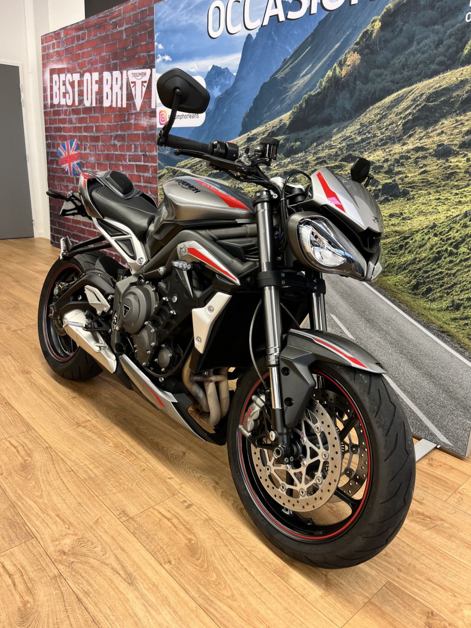 TRIUMPH STREET TRIPLE 765 RS 8
