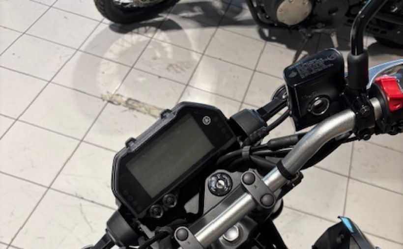 YAMAHA MT-03 2