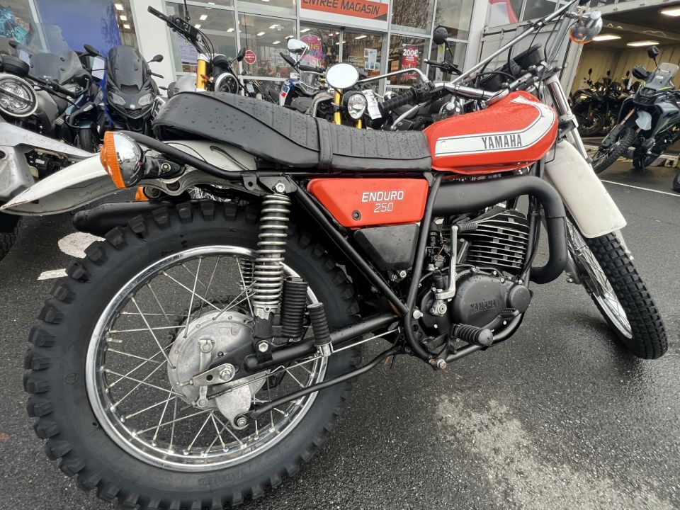 YAMAHA DT 250 11