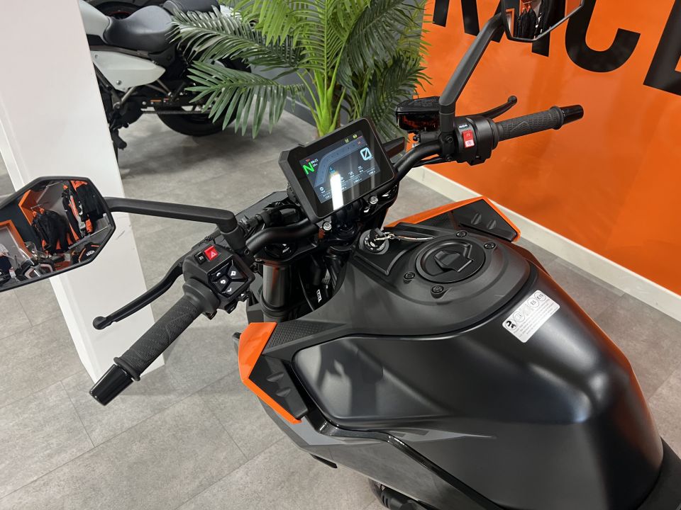 KTM 990 DUKE 12