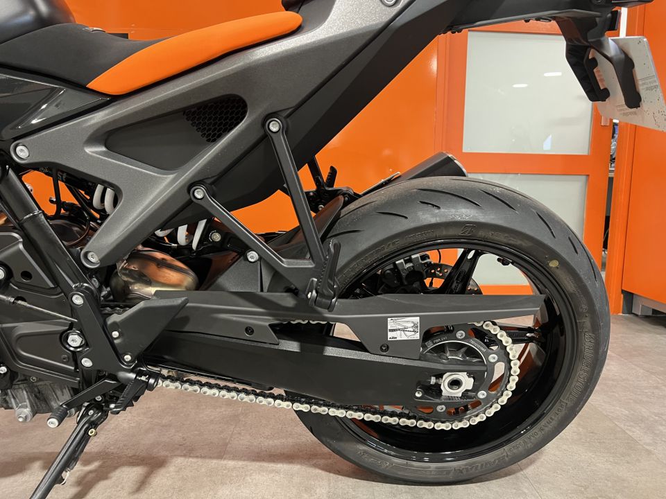KTM 990 DUKE 24