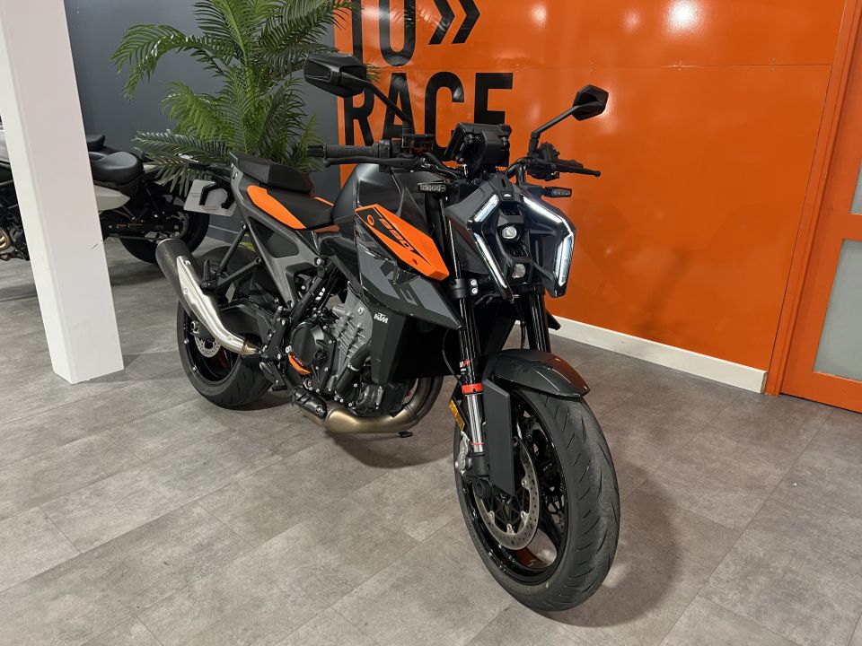 KTM 990 DUKE 8