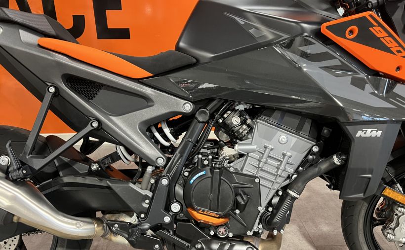 KTM 990 DUKE 8