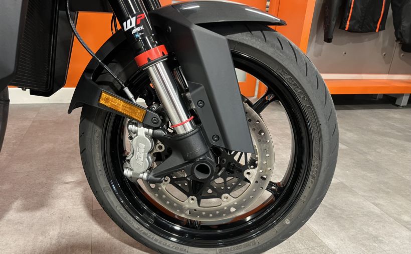 KTM 990 DUKE 9
