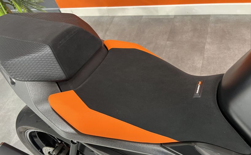 KTM 990 DUKE 10
