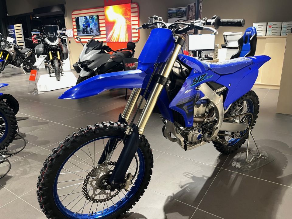 YAMAHA YZ250F 1