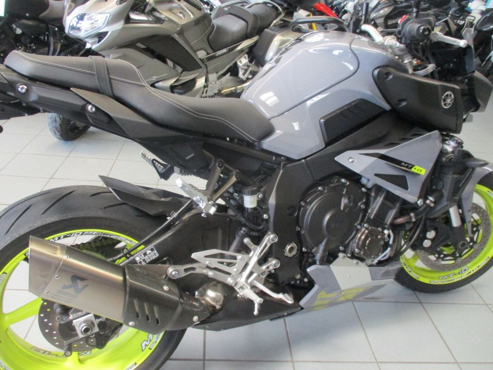 YAMAHA MT-10 20