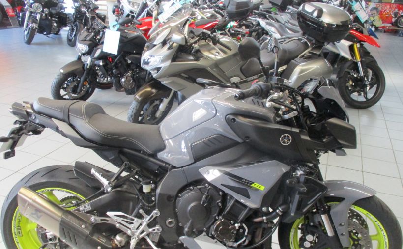 YAMAHA MT-10 4