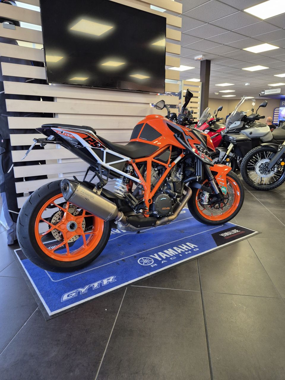 KTM 1290 SUPER DUKE R 2