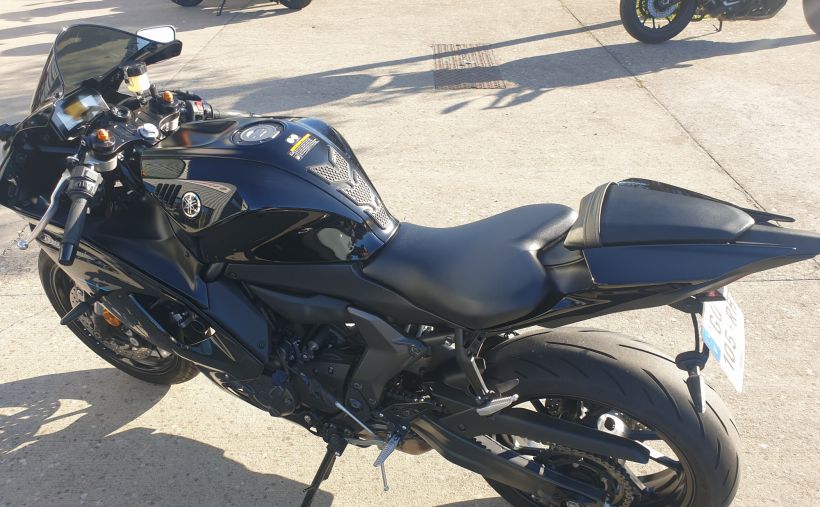 YAMAHA R7 15