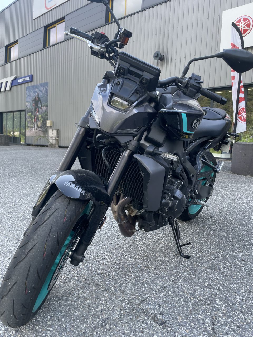 YAMAHA MT-09  Y-AMT 1