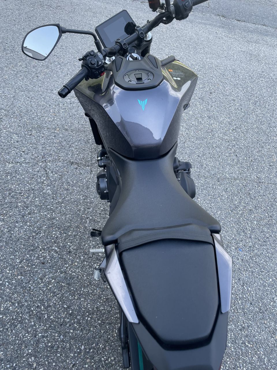 YAMAHA MT-09  Y-AMT 3