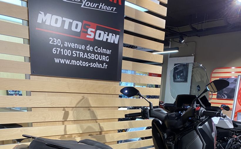 YAMAHA XMAX 125 TECH MAX 1
