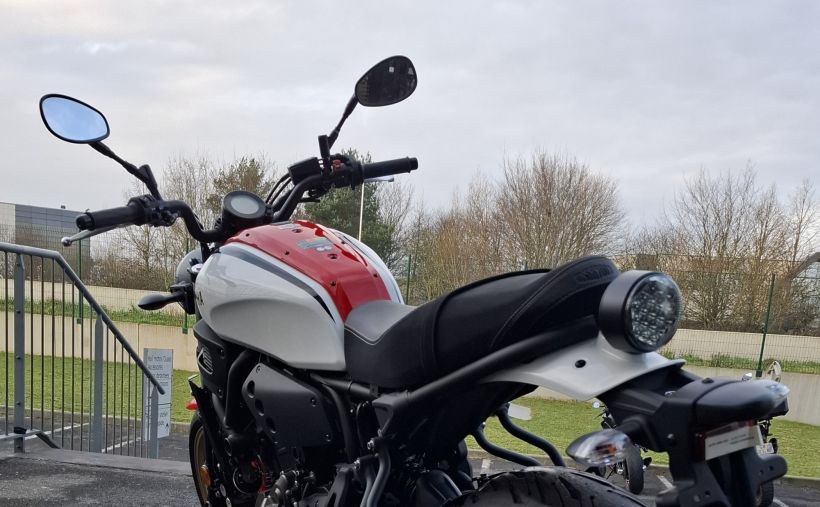 YAMAHA XSR 700 2