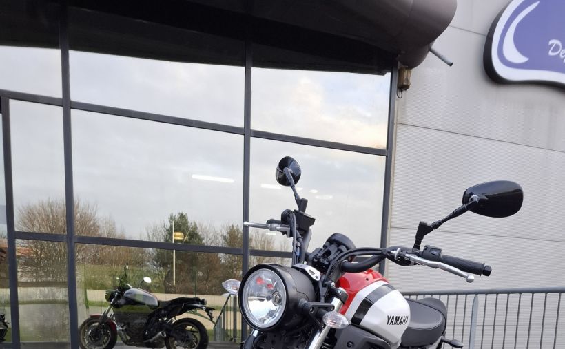 YAMAHA XSR 700 1