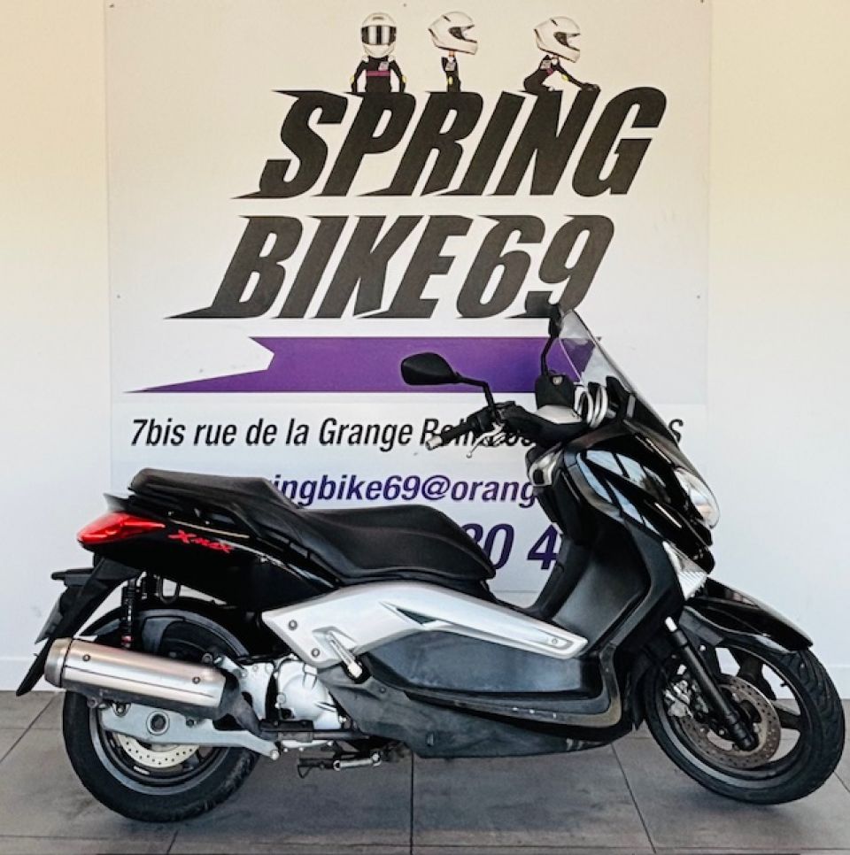 YAMAHA XMAX 125 8
