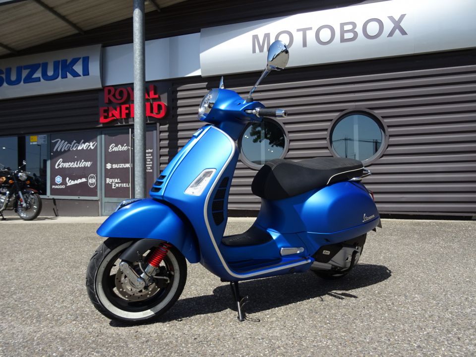 VESPA GTS SUPER SPORT 4