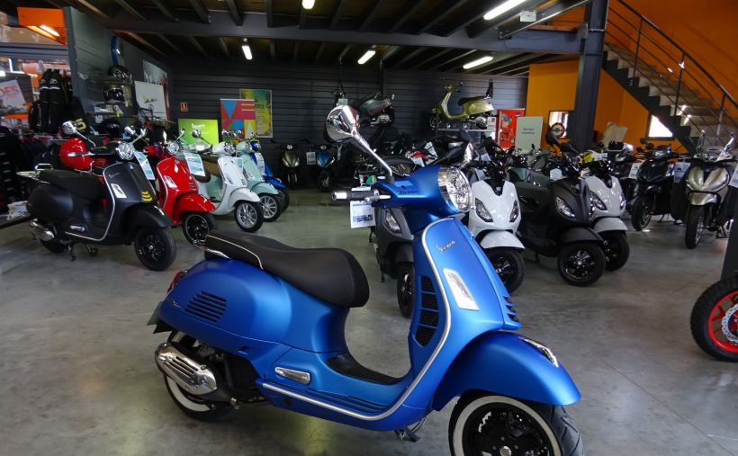 VESPA GTS SUPER SPORT 2