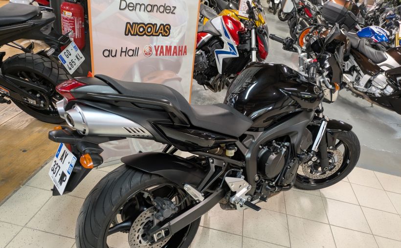 YAMAHA FZ6 (98CV) 1