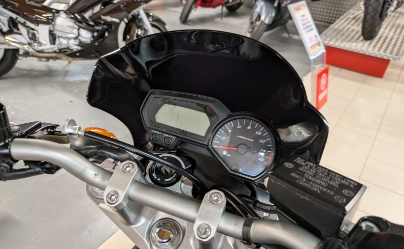 YAMAHA FZ6 (98CV) 6