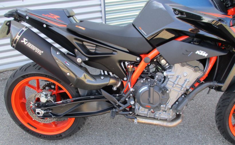 KTM 890 DUKE R 15