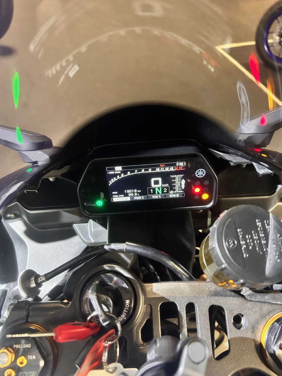 YAMAHA YZF 1000 R1 2