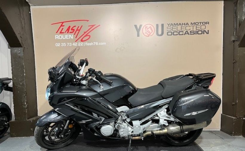YAMAHA FJR 1300 AE 3