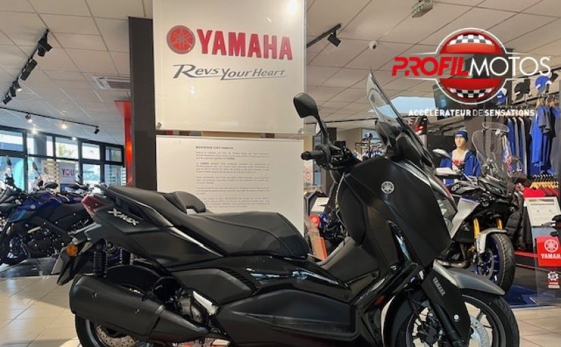 YAMAHA XMAX 300 Tech Max 3