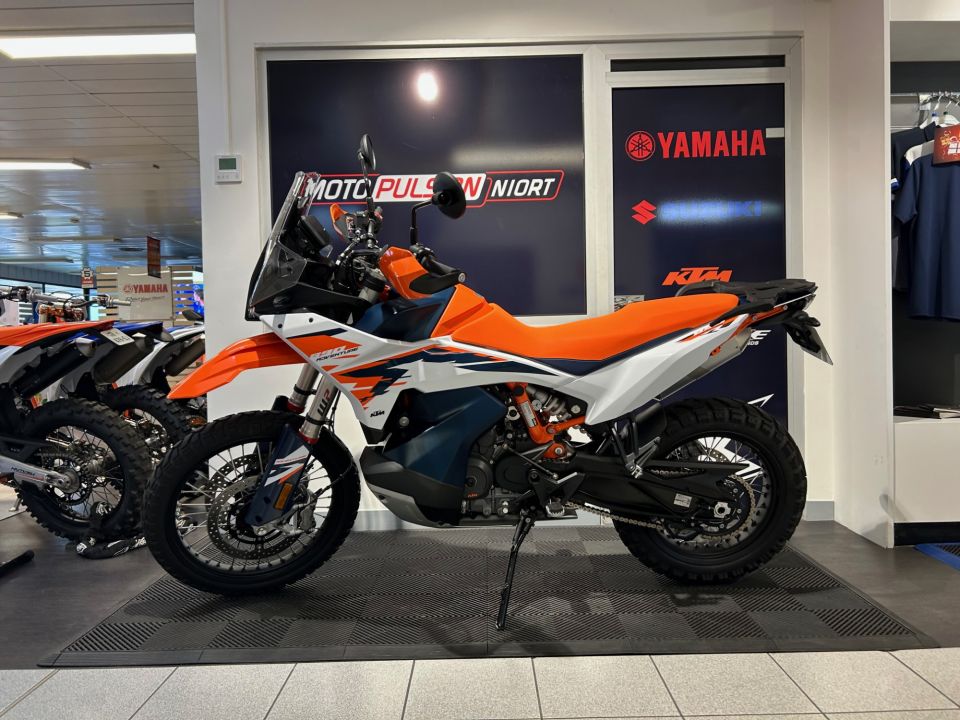 KTM 890 ADVENTURE R 3