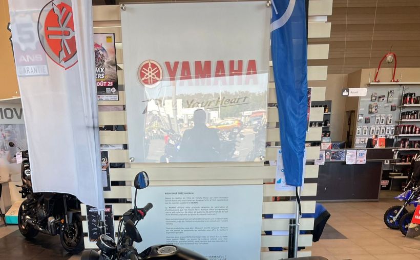 YAMAHA XSR 125 2