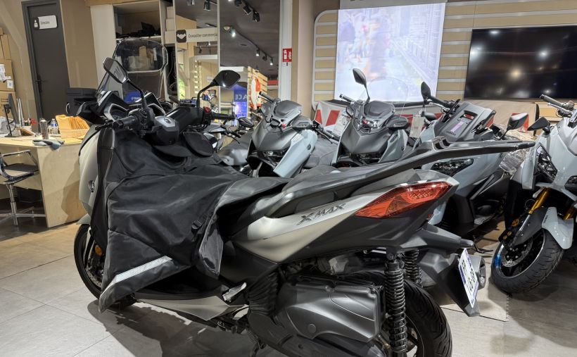 YAMAHA X-MAX 400 3