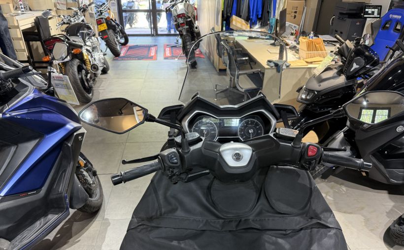 YAMAHA X-MAX 400 4