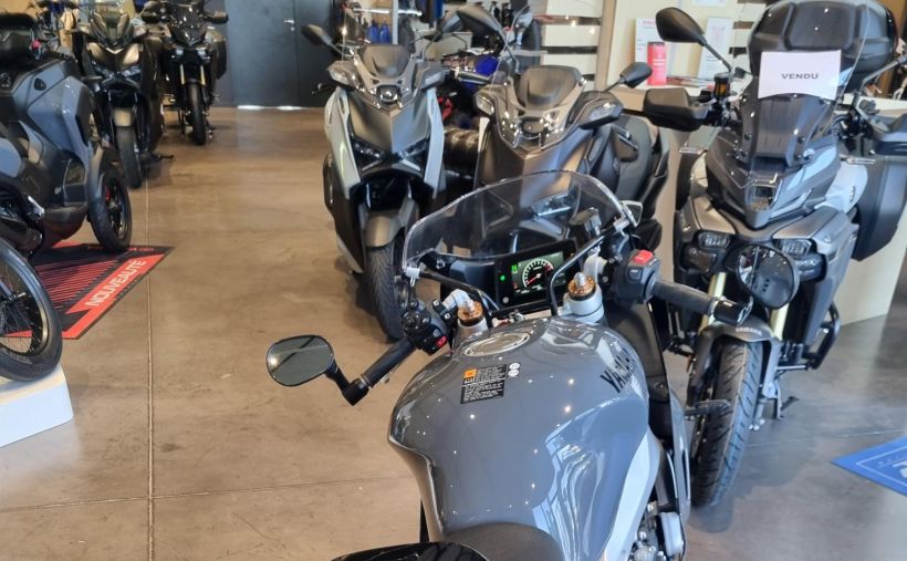 YAMAHA XSR 900 GP 2
