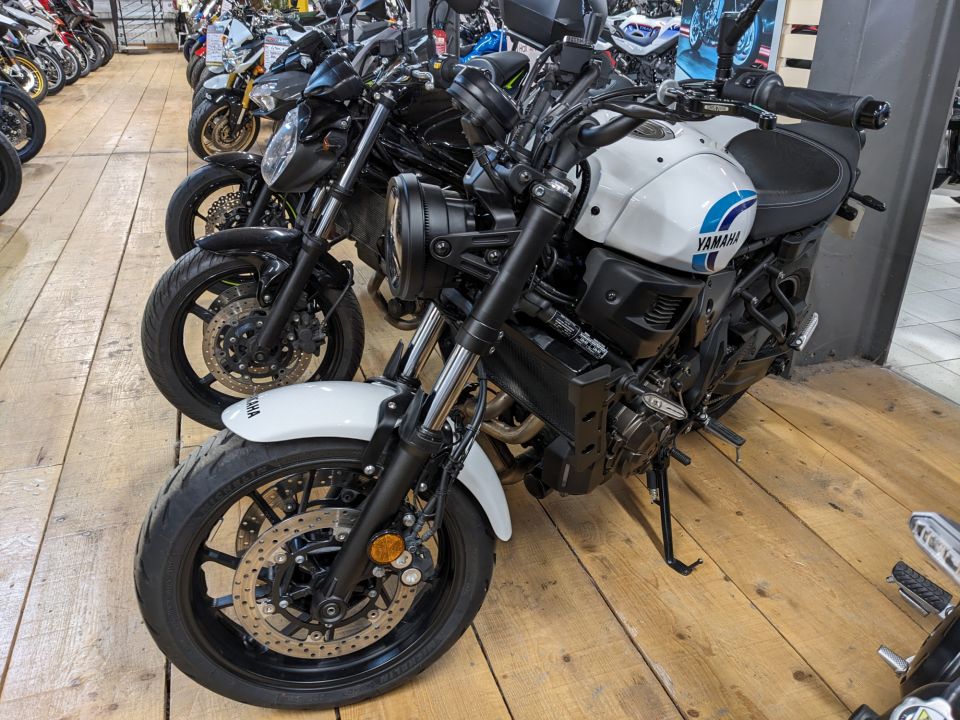 YAMAHA XSR 700 ABS 10
