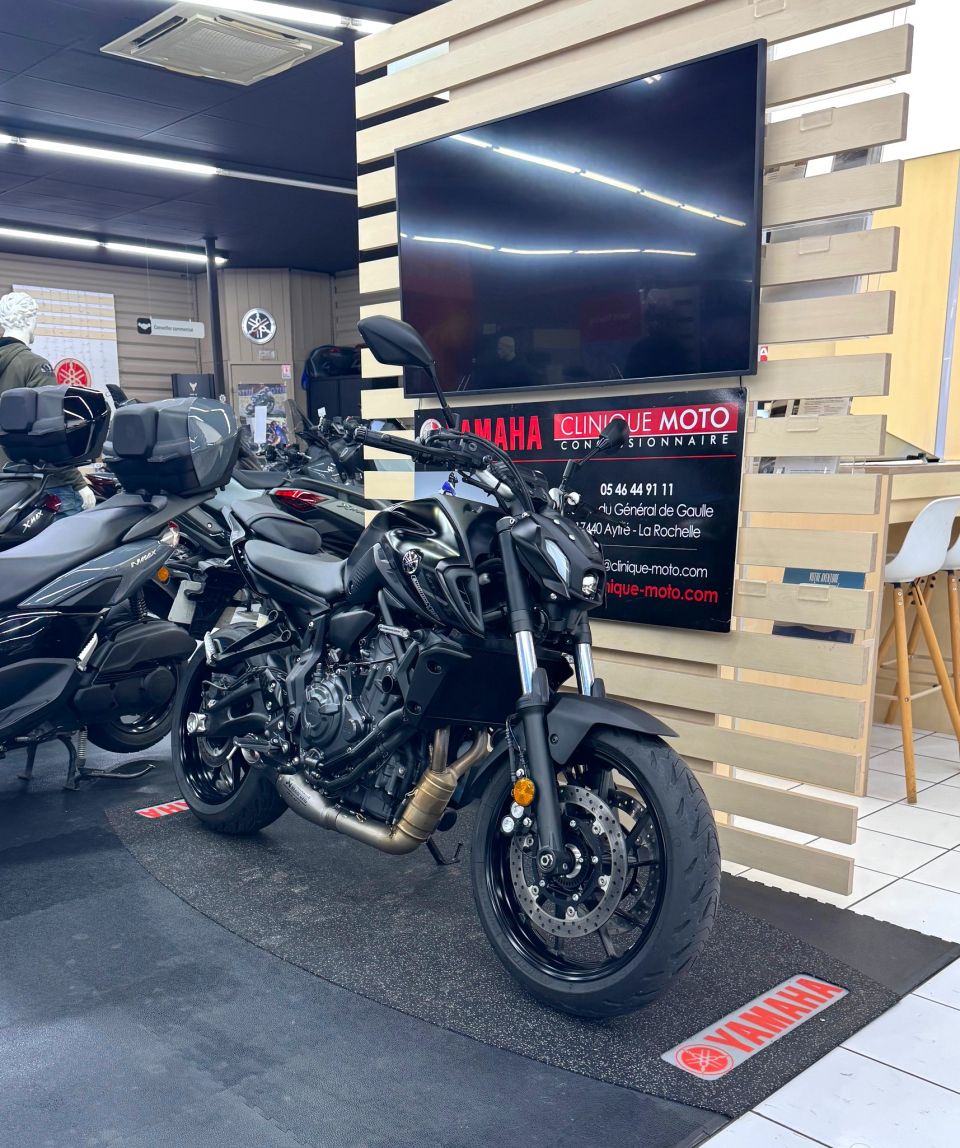 YAMAHA MT-07 1