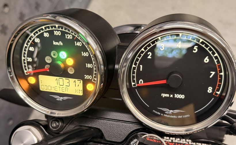 MOTO GUZZI V7 SPECIAL 27