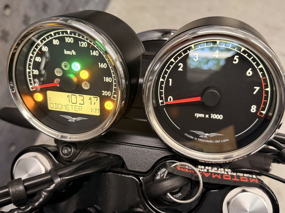 MOTO GUZZI V7 SPECIAL 27