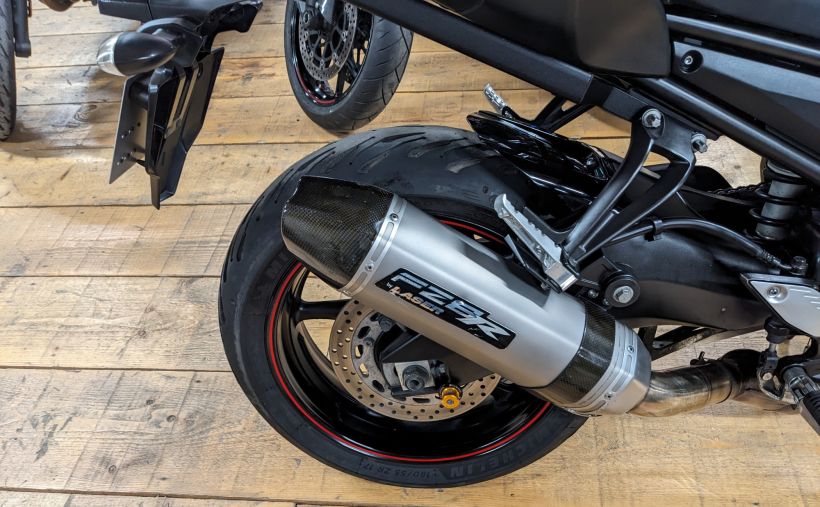 YAMAHA FZ8 2