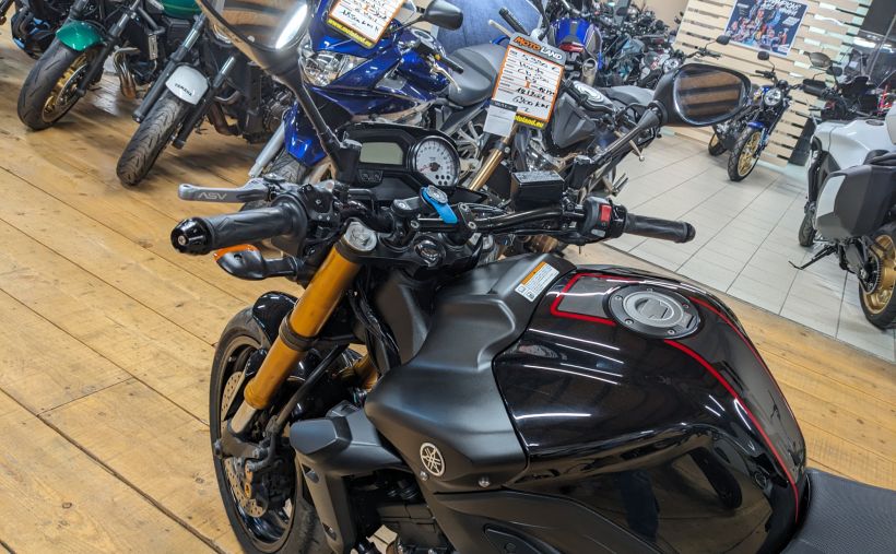 YAMAHA FZ8 5