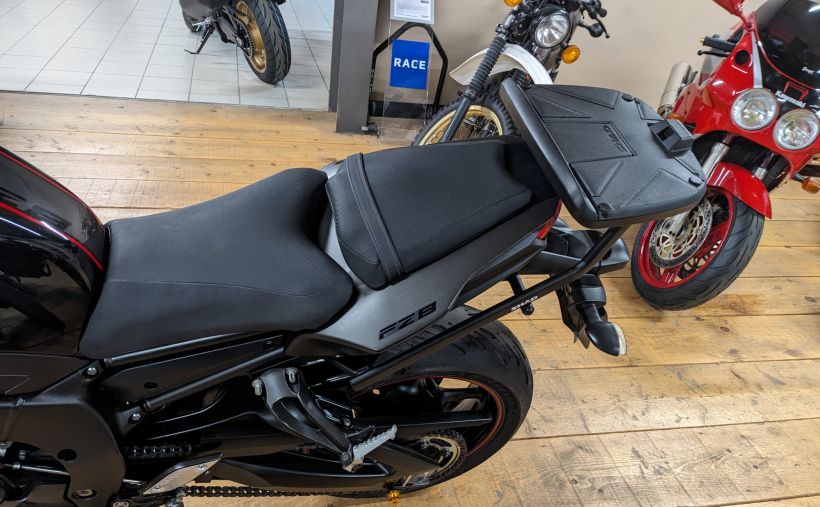 YAMAHA FZ8 11