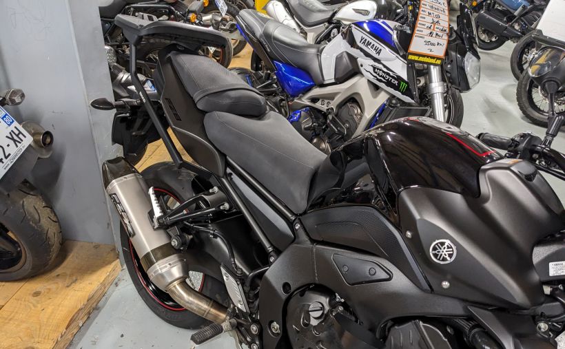 YAMAHA FZ8 3