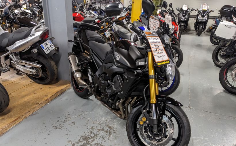 YAMAHA FZ8 6