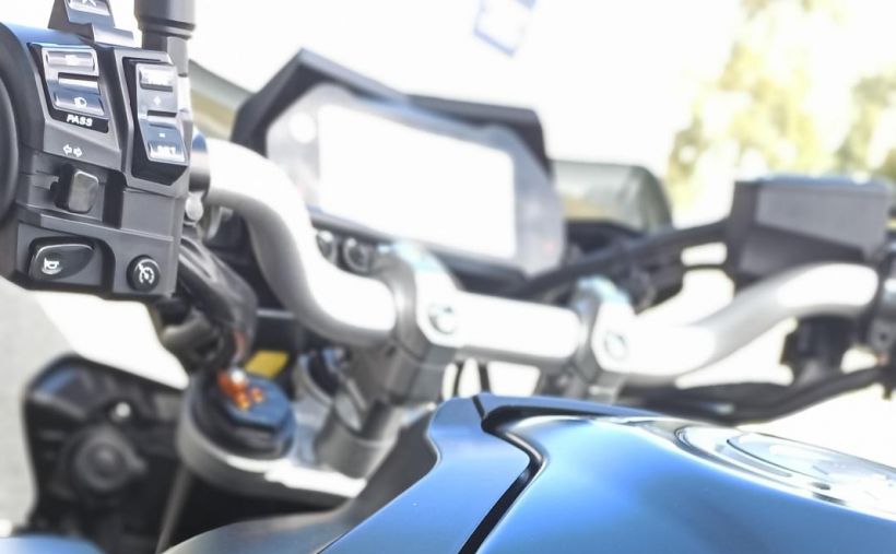 YAMAHA MT-10 4