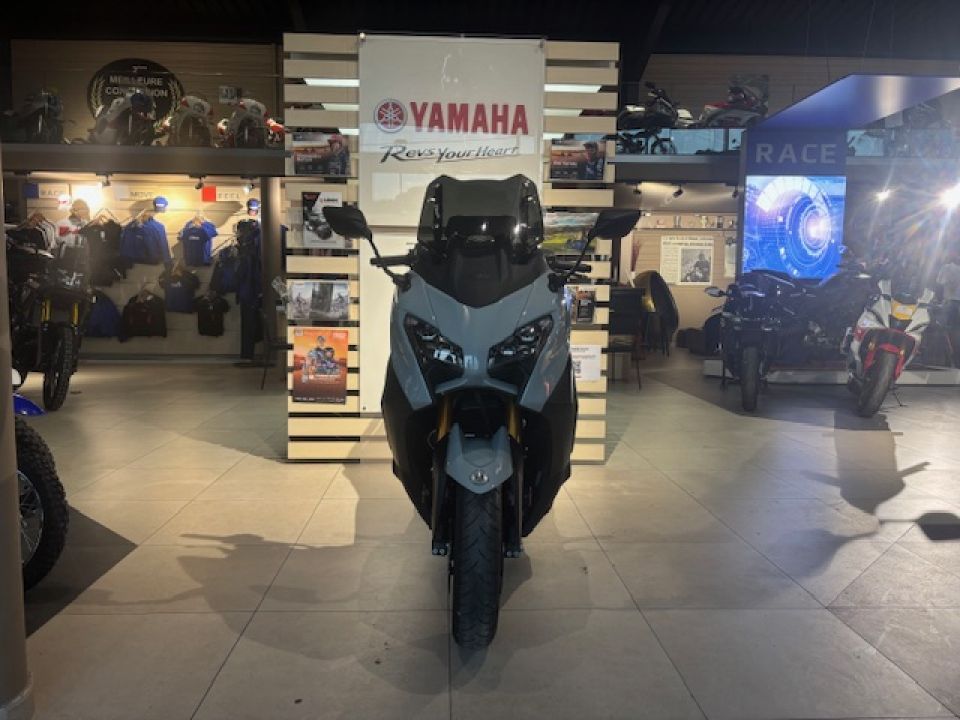YAMAHA XP T-MAX 560 TECH MAX 25 215€/MOIS* +DE 6900€ D'EQUIPEMENT  GTIE CONSTRUCTEUR 04/2030 2